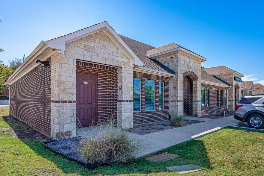 More Photos Of 8212 Liberty Grove Rd, Rowlett Medical For Sale