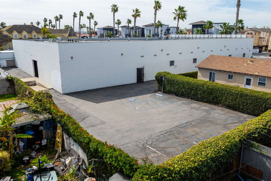 More Photos Of 733 Broadway, Chula Vista Storefront For Sale
