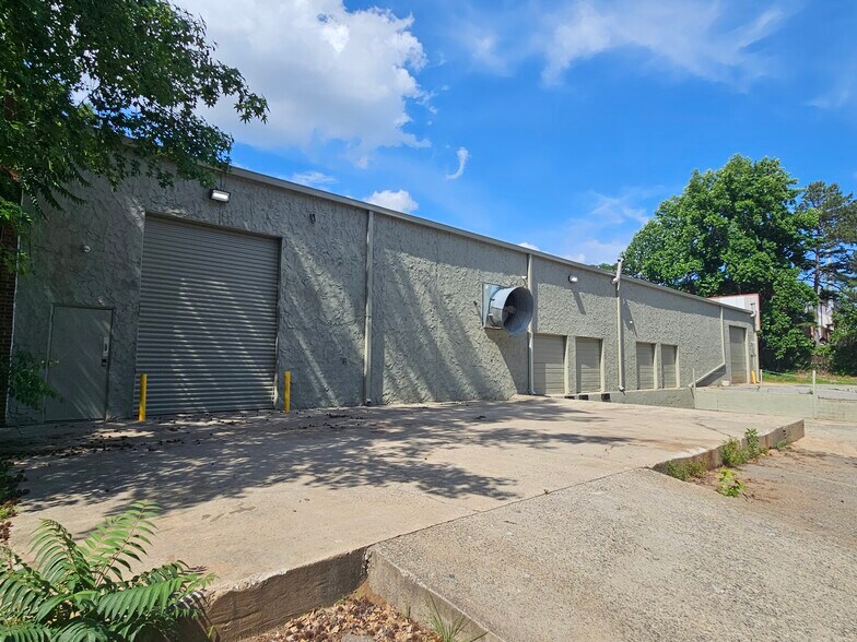 More Photos Of 2630 Northgate Ave, Cumming Warehouse For Sale