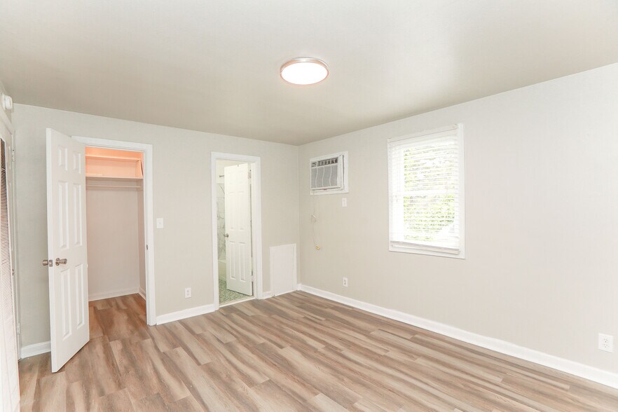 More Photos Of 1314-1318 Little Bay Ave, Norfolk Apartments For Sale