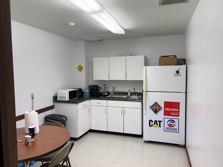 More Photos Of 185 Industrial Dr, Chickamauga Industrial For Sale