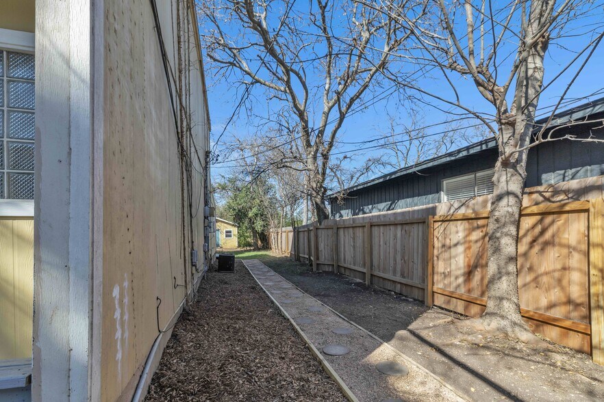 More Photos Of 5210 Woodrow Ave, Austin Land For Sale