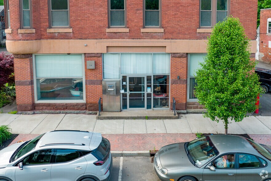 More Photos Of 105 Front St, Deposit Storefront Retail Office For Lease