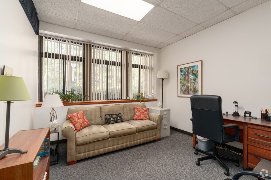 More Photos Of 8200 Flourtown Ave, Wyndmoor Medical For Sale