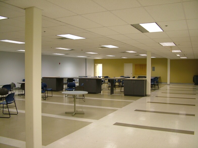 More Photos Of 701 Grant Ave, Lake Katrine Office For Lease