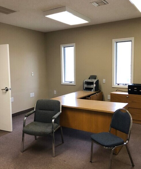 More Photos Of 2180 Northwest Blvd, Newton Medical For Sale