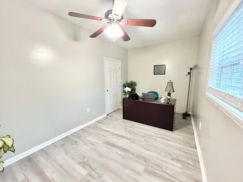 More Photos Of 101 W Campbellton St, Fairburn Office Residential For Lease