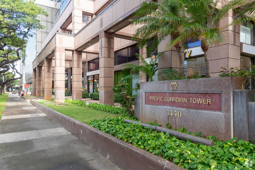 More Photos Of 1440 Kapiolani Blvd, Honolulu Office For Lease
