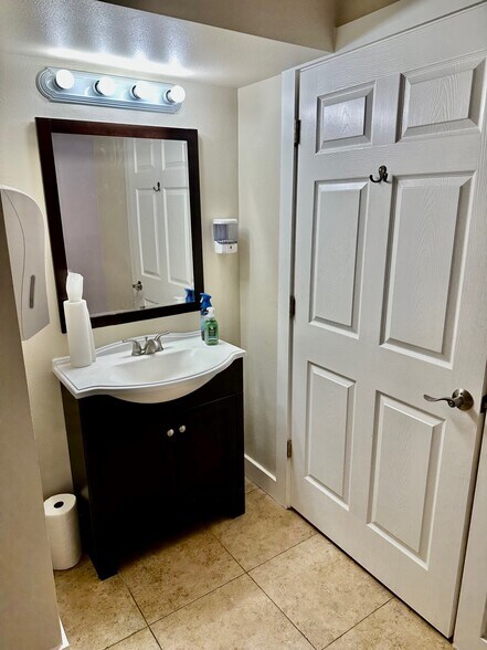 More Photos Of 4008 S Pine St, Tacoma Office Residential For Sale