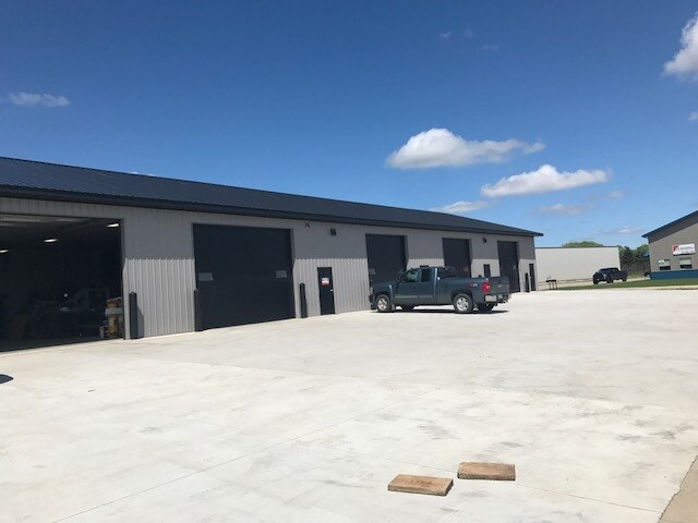 More Photos Of 6881 10th Ave SW, Rochester Warehouse For Lease