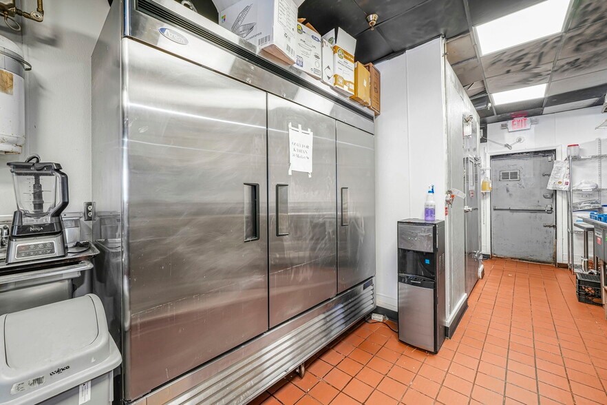 More Photos Of 72-76 Market St, Clifton Restaurant For Sale