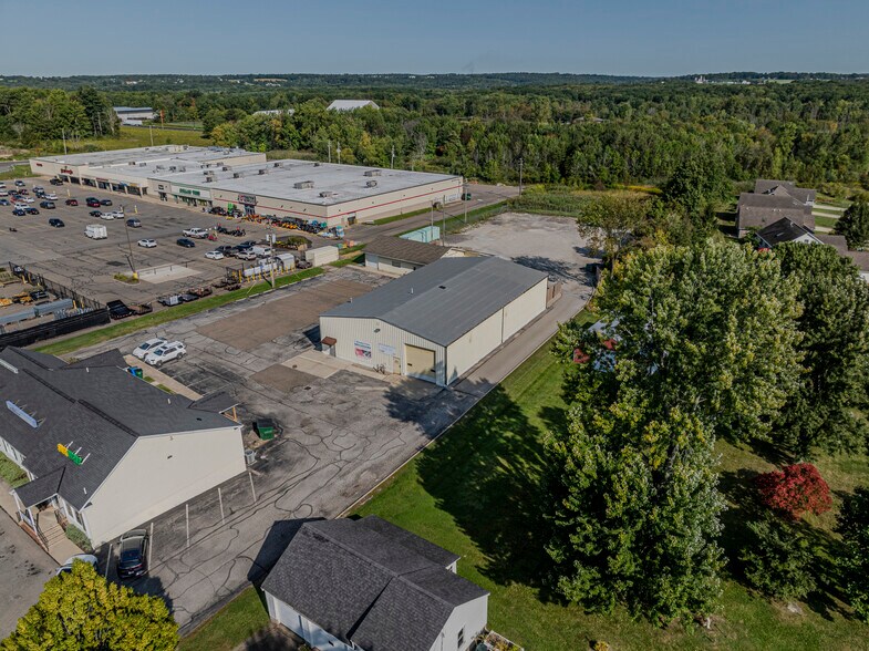 More Photos Of 15454 W High St, Middlefield Warehouse For Sale