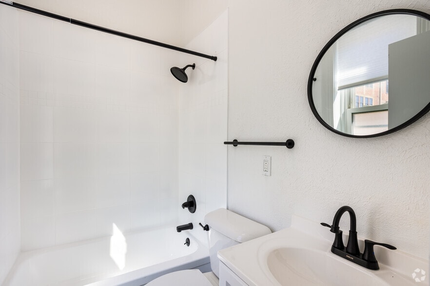More Photos Of 2031-2033 Curtis St, Denver Apartments For Lease
