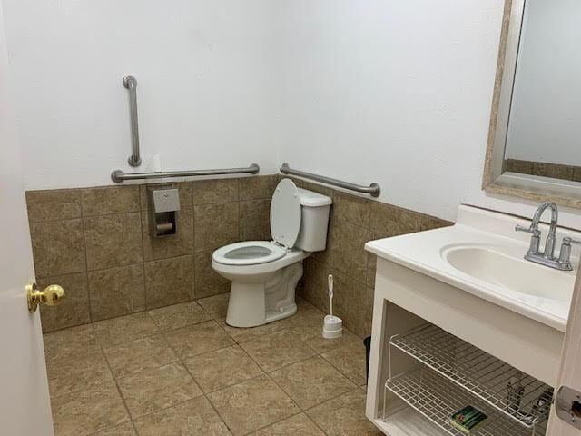 More Photos Of 7500 S Anderson Rd, Oklahoma City Auto Repair For Sale