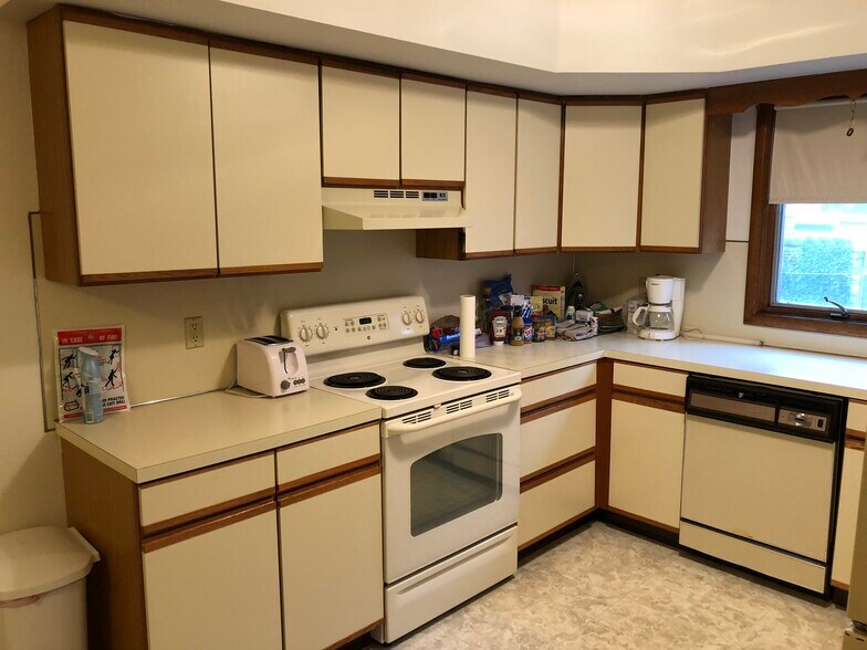 More Photos Of 1020 Lincoln Ave, Prospect Park Storefront Retail Residential For Sale