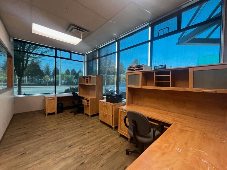 More Photos Of 9094 Young Rd, Chilliwack Office For Sale