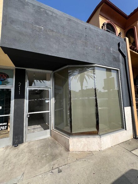 Primary Photo Of 211 Torrance Blvd, Redondo Beach Storefront For Lease