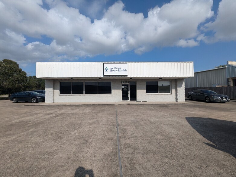 More Photos Of 2348 Highway 69 N, Nederland Office For Sale