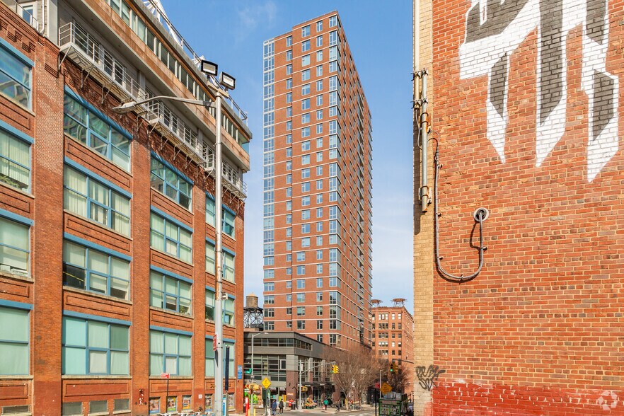 Primary Photo Of 100 Jay St, Brooklyn Apartments For Lease