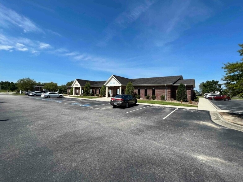 More Photos Of 289 Corporate Dr, Lumberton Office For Lease