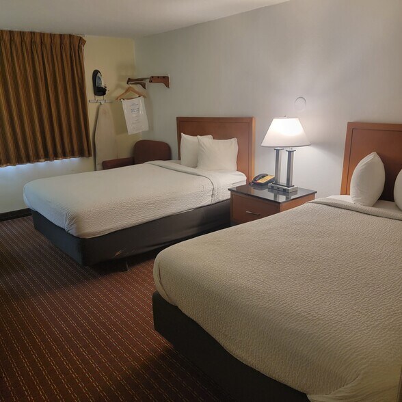 More Photos Of 3040 5th Ave S, Fort Dodge Hotel For Sale