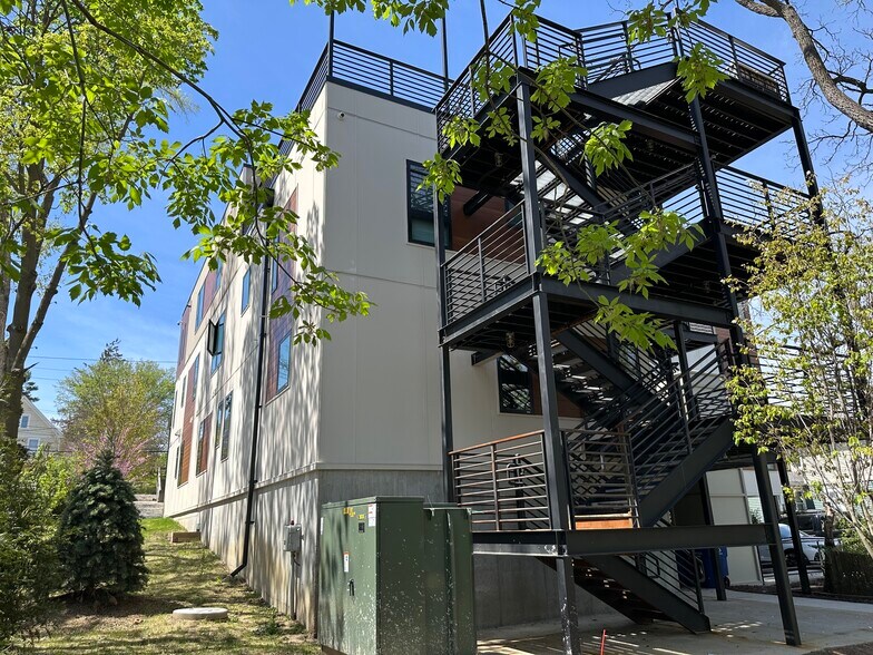 More Photos Of 911 South Main Street, Ann Arbor Apartments For Sale