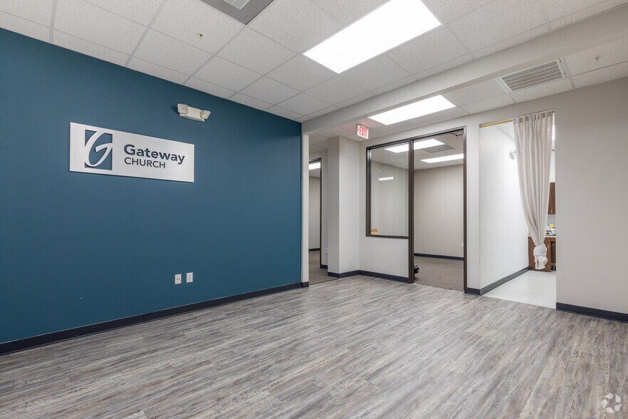 More Photos Of 52 Sugar Creek Center Blvd, Sugar Land Office For Lease