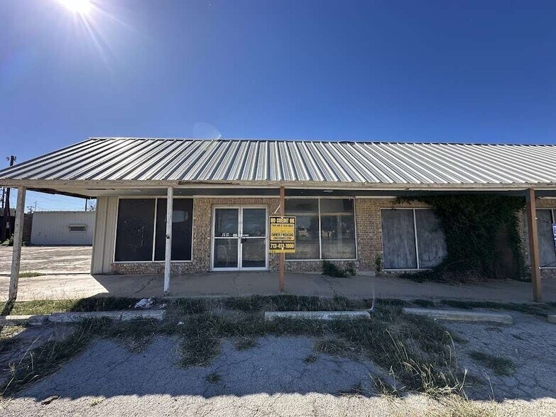 More Photos Of 1513 Market Place Blvd, Brownwood Office For Sale