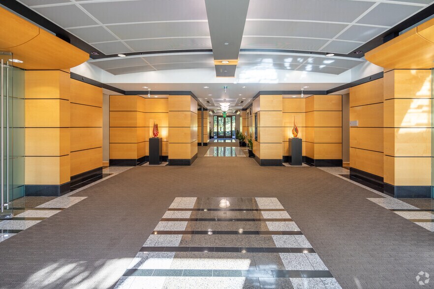 More Photos Of 1255 Crescent Green Dr, Cary Office For Lease