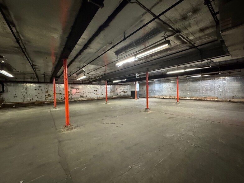 More Photos Of 195 Hudson St, Cornwall-on-Hudson Distribution For Lease