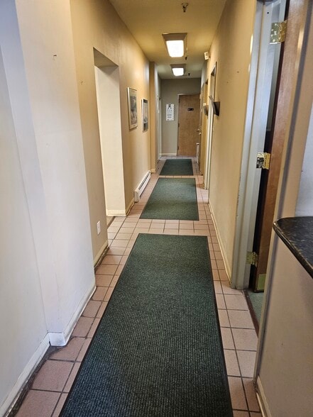 More Photos Of 20222 45th Ave, Bayside Storefront Retail Office For Lease