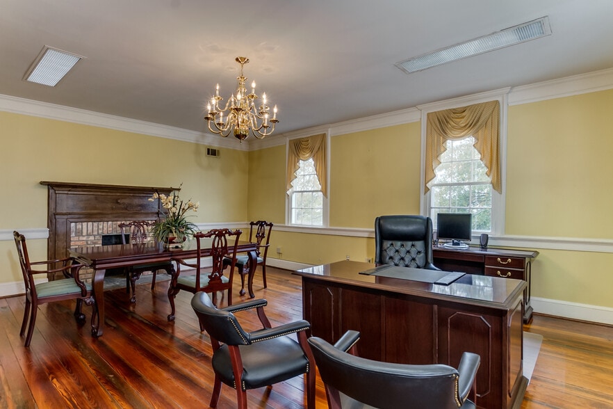 More Photos Of 2606 8th St, Tuscaloosa Office Residential For Sale