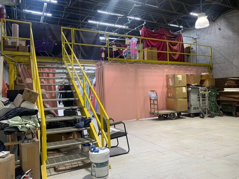 More Photos Of 1385 Seabury Ave, Bronx Warehouse For Lease