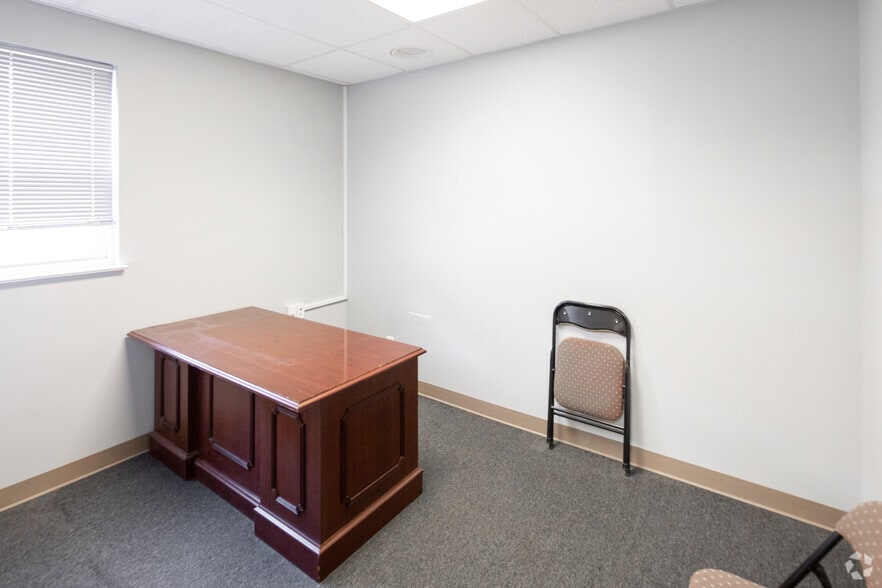 More Photos Of 165 N Village Ave, Rockville Centre Office For Lease