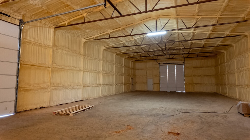 More Photos Of 625 Koloa Ave, Edmond Warehouse For Sale