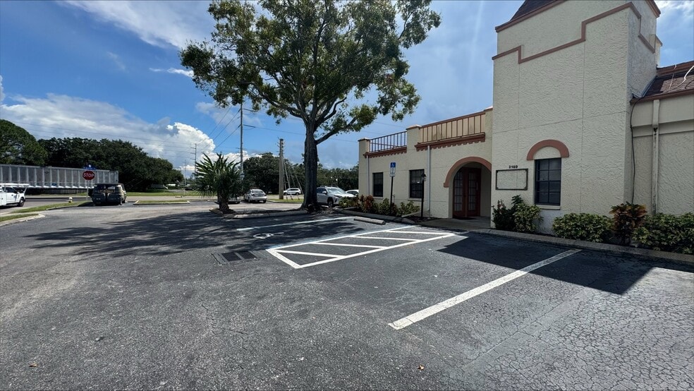 More Photos Of 2189 Logan St, Clearwater Office For Lease