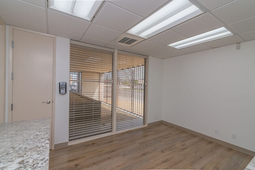 More Photos Of 3801 San Dimas St, Bakersfield Medical For Lease