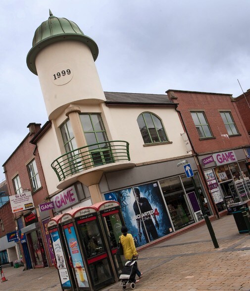 2024 Henshaw Street, Oldham, LAN OL1 3AA Retail For Lease