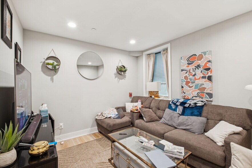 More Photos Of 1516 Green St, Philadelphia Apartments For Sale