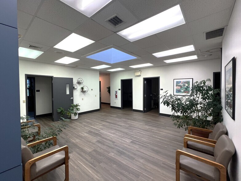 More Photos Of 31 S Lime St, Lancaster Medical For Lease