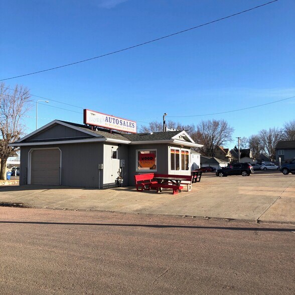 More Photos Of 808 S Sanborn Blvd, Mitchell Auto Salvage Facility For Sale