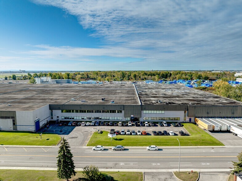More Photos Of 2000 Rue Halpern, Montréal Distribution For Lease