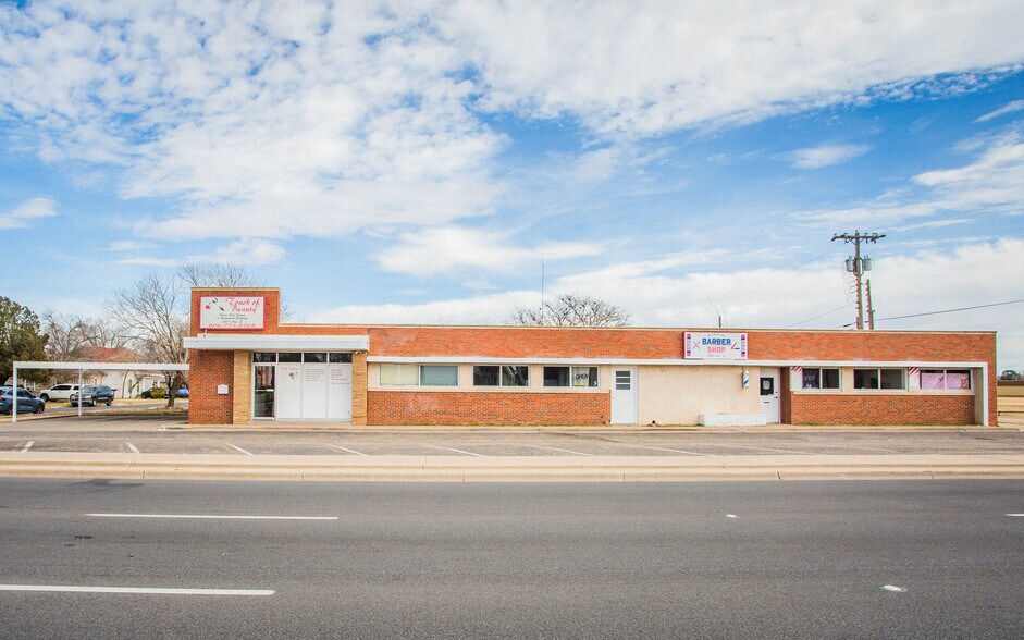 More Photos Of 2901 Avenue Q, Lubbock Office For Sale