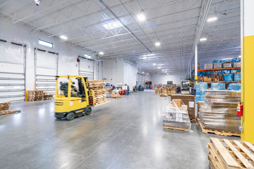 More Photos Of 14820 Compark Blvd, Parker Industrial For Sale