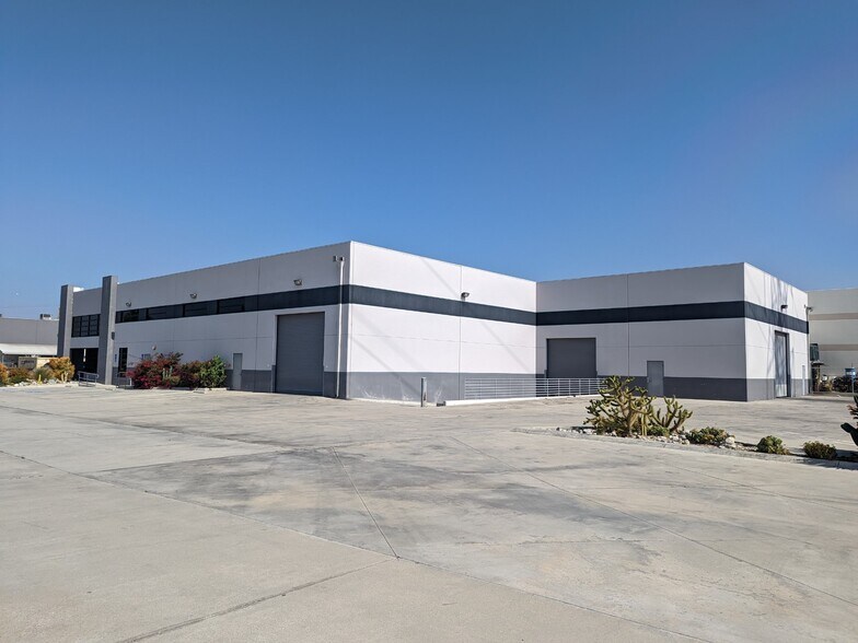 More Photos Of 4730 Littlejohn St, Baldwin Park Warehouse For Lease