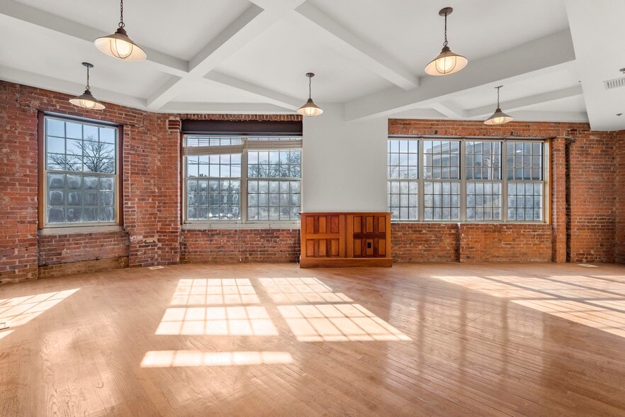More Photos Of 495 Blake St, New Haven Office For Lease