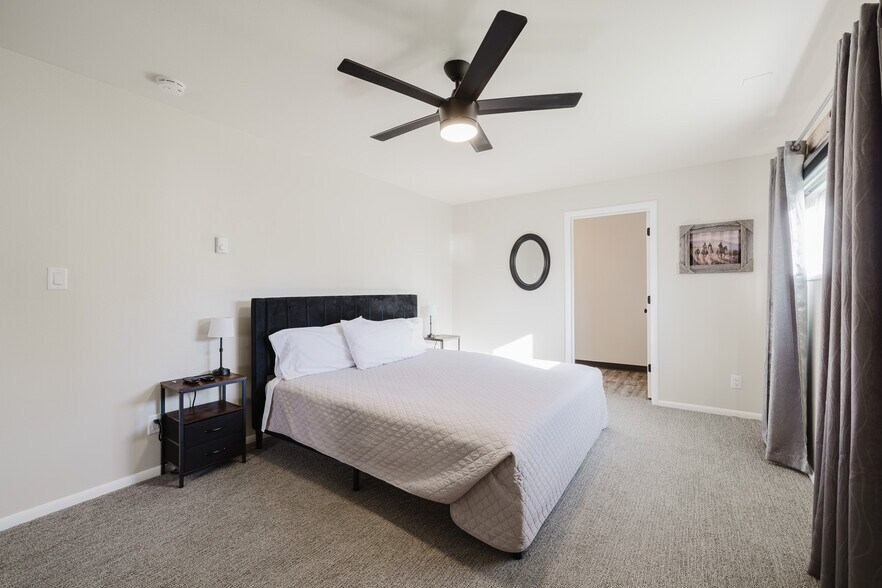 More Photos Of 925 Lamoille Hwy, Lamoille Hotel For Sale