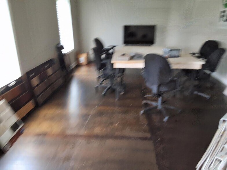 More Photos Of 1120 Courier Pl, Smyrna Warehouse For Lease