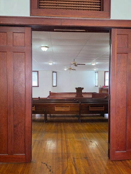 More Photos Of 103 Pearl St, Thornburg Specialty For Sale