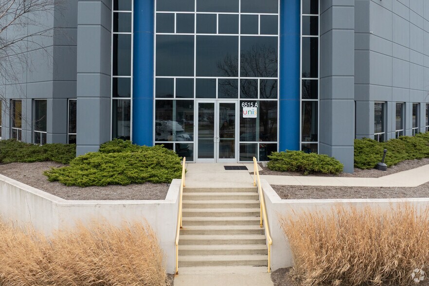 More Photos Of 6515 Ameriplex Dr, Portage Warehouse For Lease